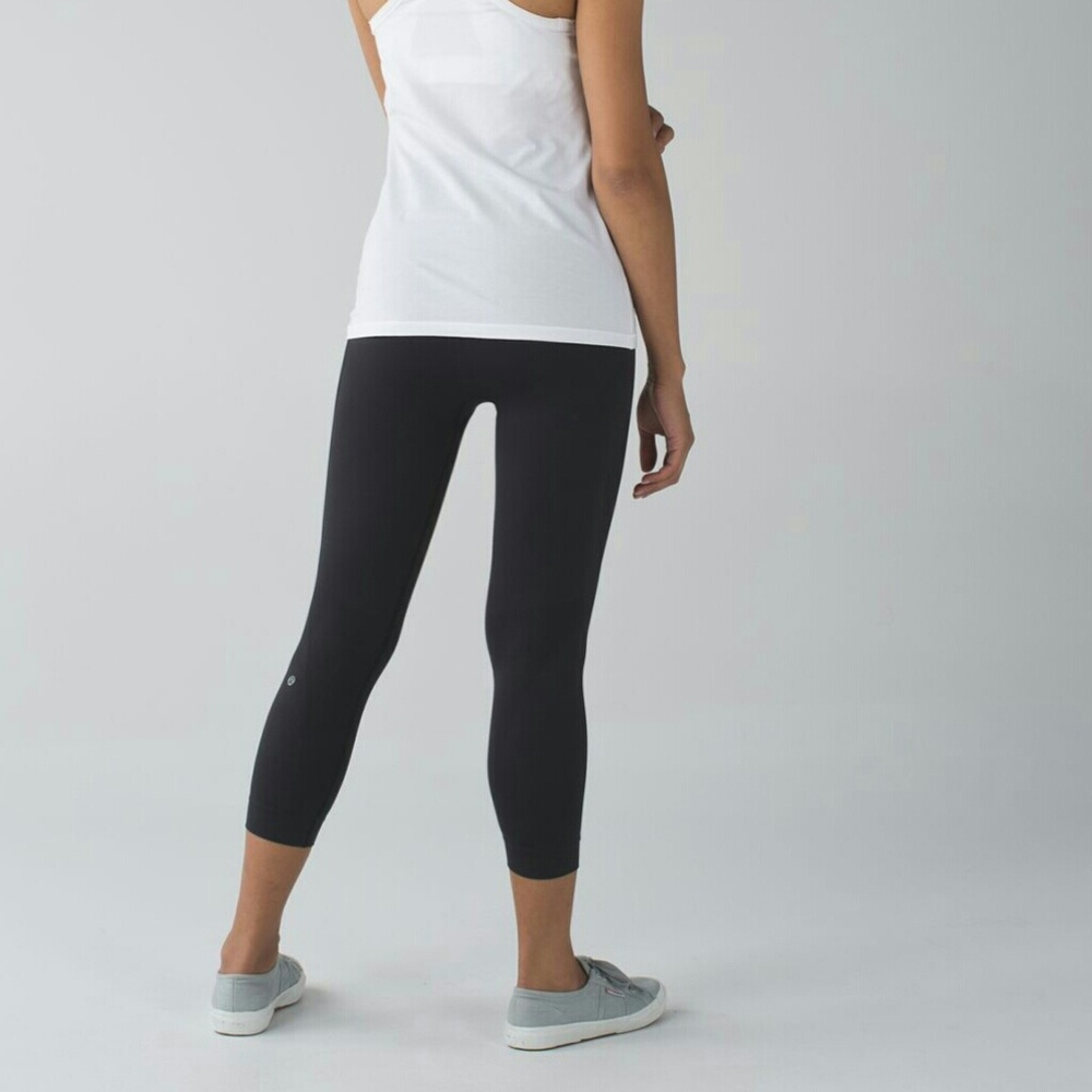 Lululemon Zone In Crop In Black - Picture 2 of 11
